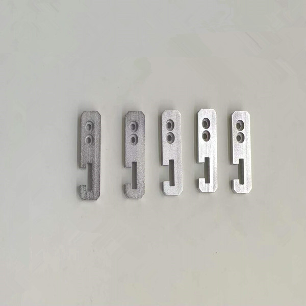 Componentes de conexión metálicos