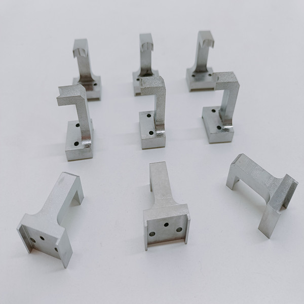 Piezas de la línea de montaje de mandíbulas de pinza metálica